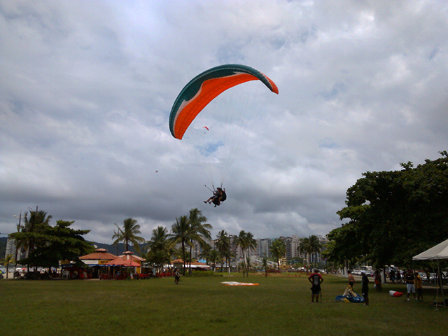 Voo Duplo de Parapente em São Vicente SP